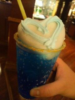 �L���[�e�B�[�u���[�t���[�g